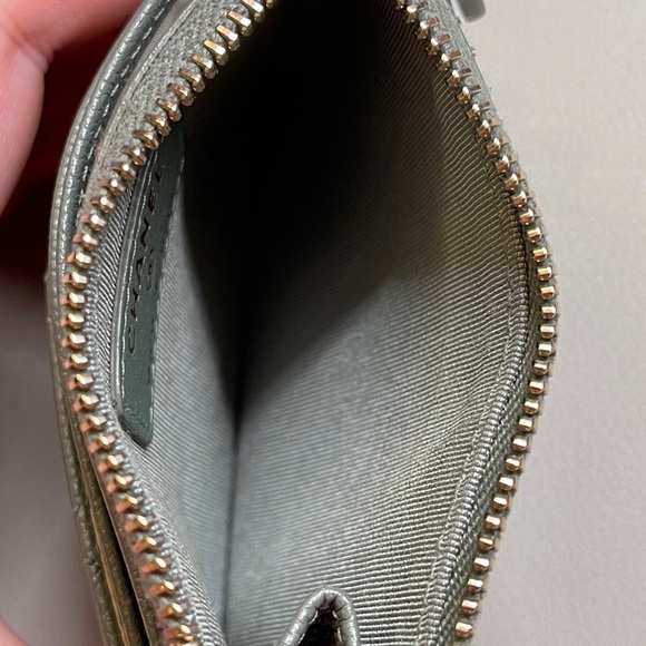 Authentic Chanel CC green calfskin gold tone metal wallet cardholder with zip - Picture 5 of 12